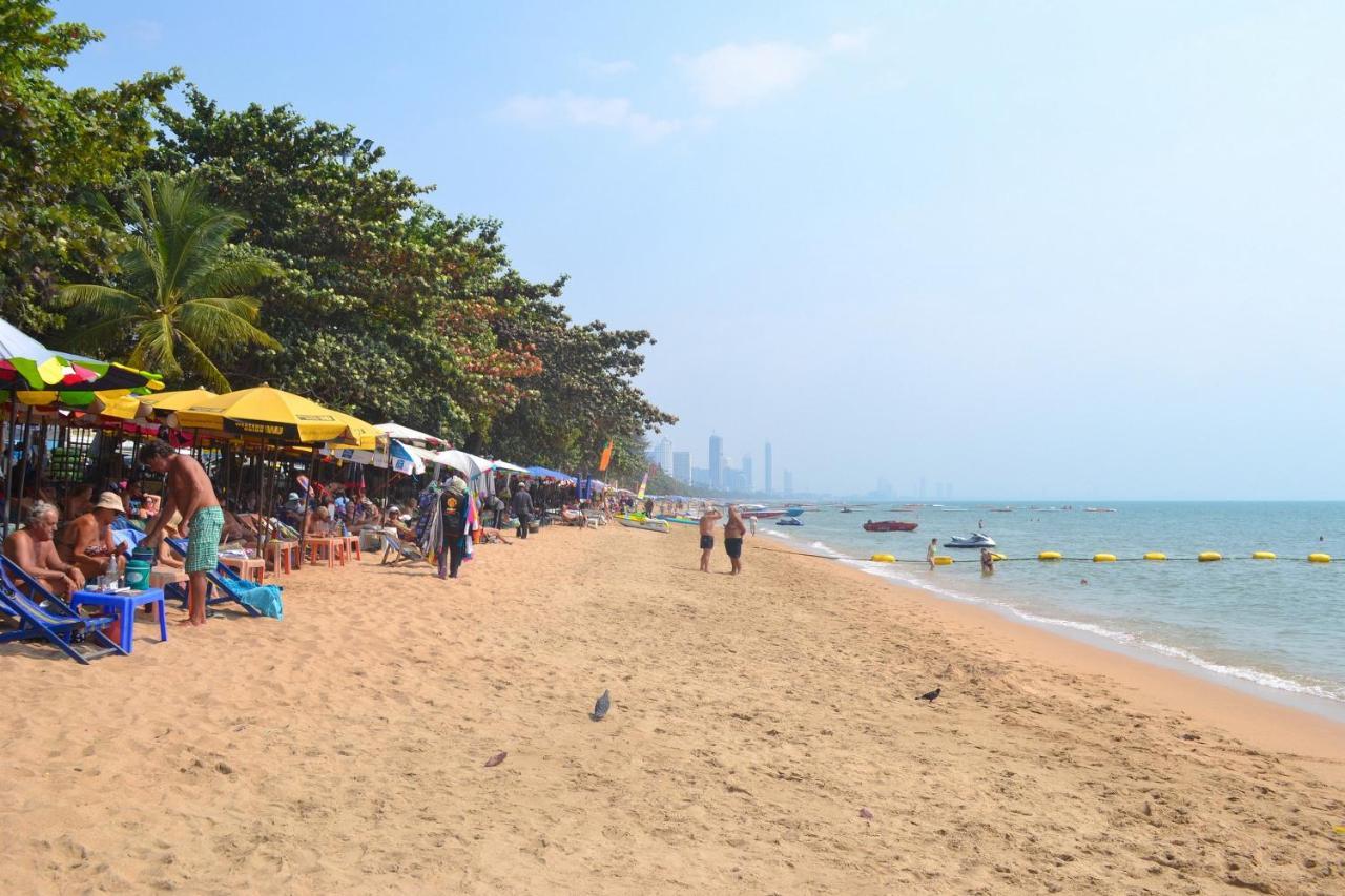 By Dee @Jomtien Hotel Pattaya Exterior photo